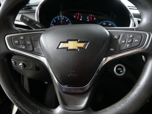 Used 2018 Chevrolet Equinox LT w/ LPO, Protection Package FWD image 25