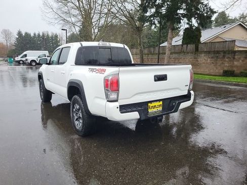 Used 2021 Toyota Tacoma TRD Off-Road w/ Technology Package image 3