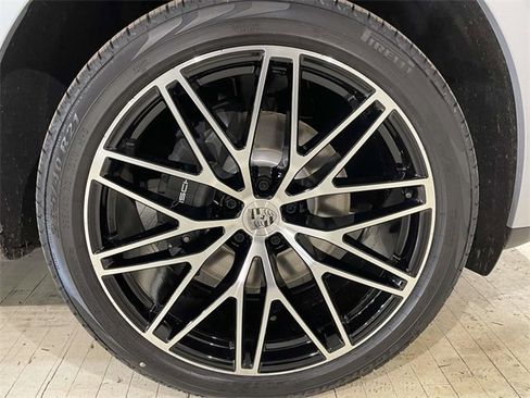 New 2026 Porsche Macan image 16