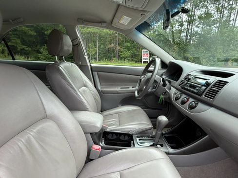 Used 2004 Toyota Camry LE FWD image 22