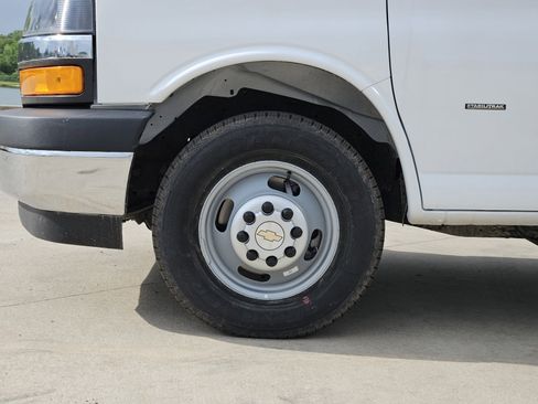 New 2026 Chevrolet Express 3500 w/ Power Convenience Package RWD image 7