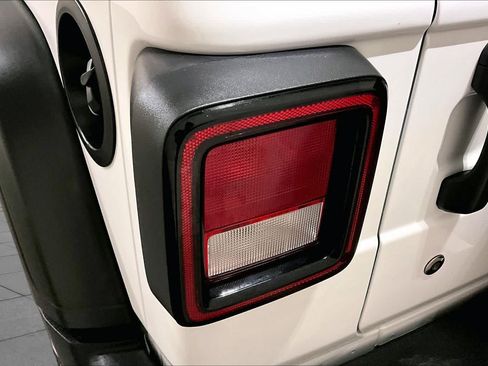 Used 2022 Jeep Wrangler Unlimited Sport AWD/4WD image 26
