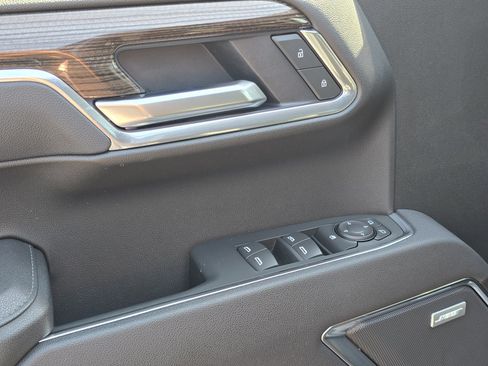 Used 2025 Chevrolet Silverado 1500 LT Trail Boss w/ Convenience Package II AWD/4WD image 36