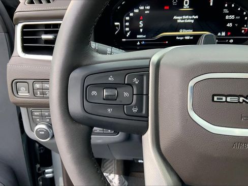 Used 2024 GMC Yukon Denali w/ Advanced Technology Package image 23