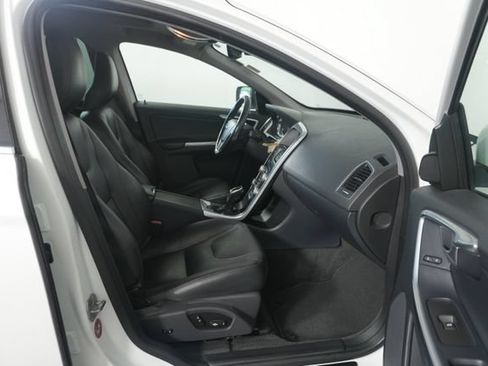 Used 2016 Volvo XC60 T5 Premier AWD/4WD image 29
