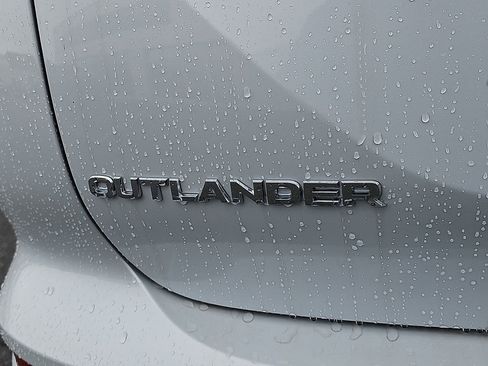 New 2026 Mitsubishi Outlander SEL image 22