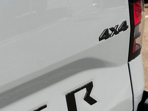 New 2026 Nissan Frontier SV AWD/4WD image 7