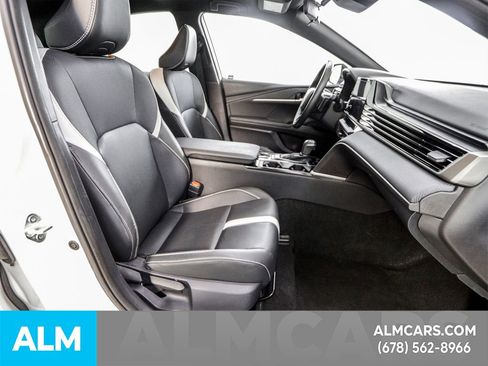 Used 2025 Toyota Camry SE image 19