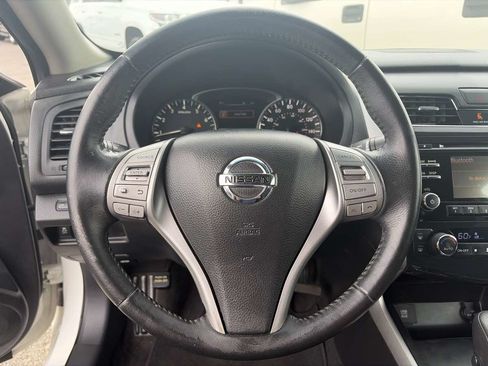 Used 2015 Nissan Altima 2.5 SV FWD image 35
