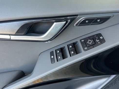 New 2026 Kia Niro FWD image 11