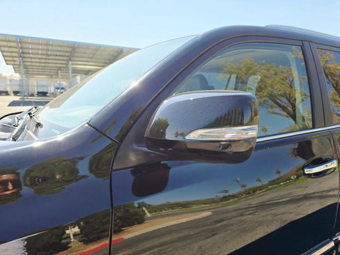 Used 2011 Lexus GX 460 Premium image 9