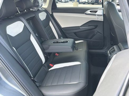 New 2026 Volkswagen Taos SEL AWD/4WD image 12