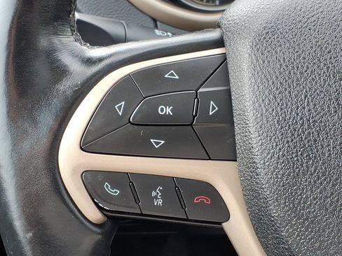 Used 2017 Jeep Cherokee 75th Anniversary AWD/4WD image 23