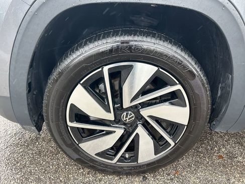 Used 2024 Volkswagen Atlas SE image 17