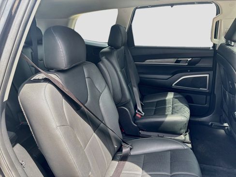 Used 2022 Kia Telluride EX w/ EX Premium Package FWD image 30