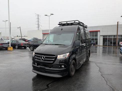 Used 2022 Mercedes-Benz Sprinter 144 Cargo image 4