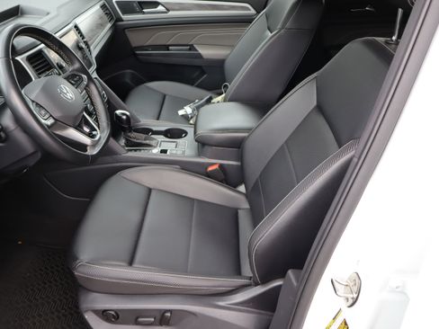 Used 2021 Volkswagen Atlas Cross Sport SE FWD image 16