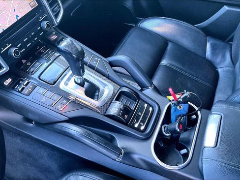 Used 2017 Porsche Cayenne Platinum Edition w/ Premium Package (PJV) image 17