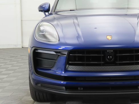 Used 2025 Porsche Macan AWD/4WD image 12