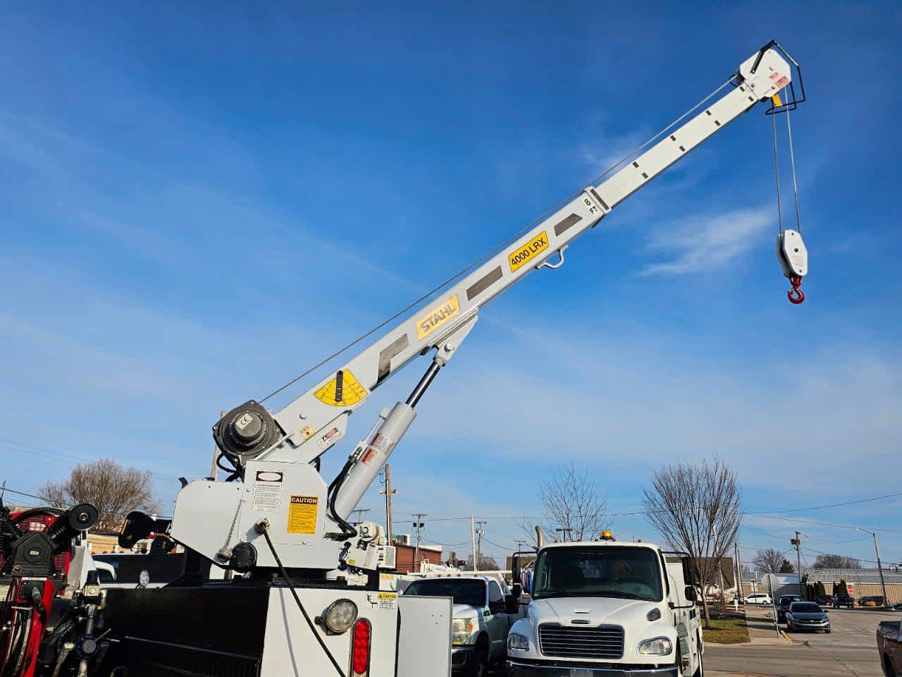 Used 2016 Ford F550 2WD Regular Cab Super Duty image 4