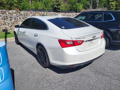 Used 2017 Chevrolet Malibu Premier w/ Premier Sun and Wheel Package FWD image 6