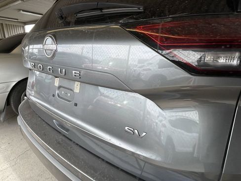 Used 2024 Nissan Rogue SV image 14