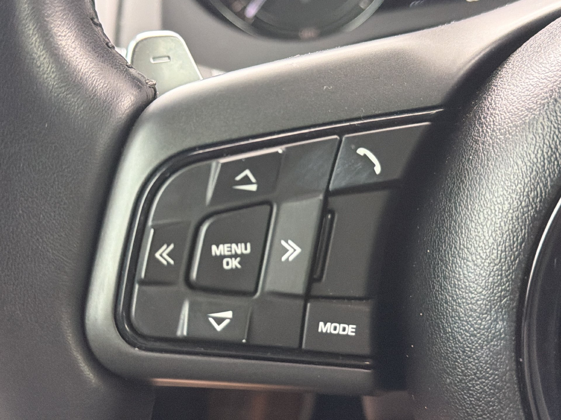 Used 2016 Jaguar F-TYPE R AWD/4WD image 27