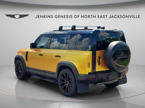 Used 2020 Land Rover Defender 110 First Edition AWD/4WD image 4