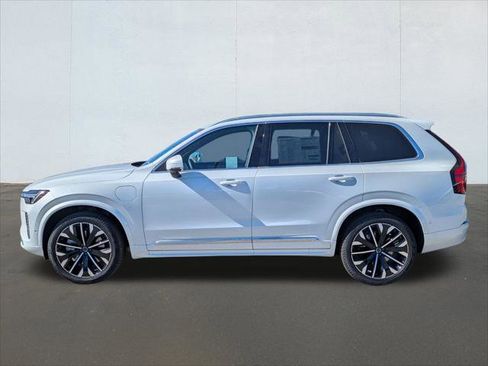 New 2026 Volvo XC90 T8 Ultra w/ Protection Package image 3