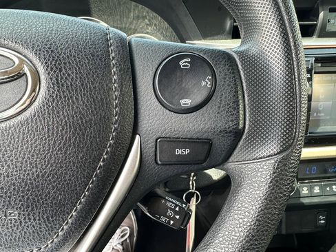 Used 2015 Toyota Corolla LE FWD image 19