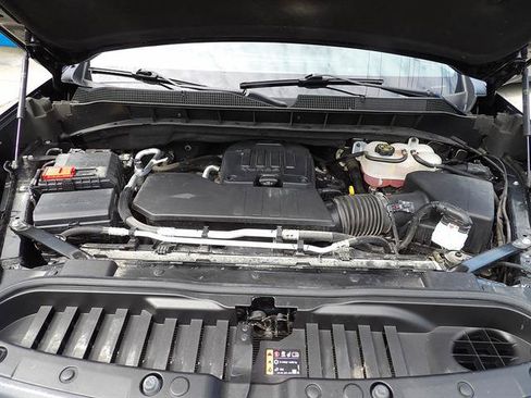 Used 2024 Chevrolet Silverado 1500 LT AWD/4WD image 10