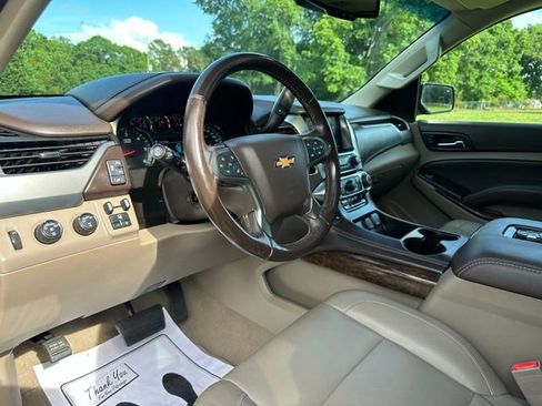 Used 2019 Chevrolet Tahoe LT w/ LT Signature Package AWD/4WD image 8