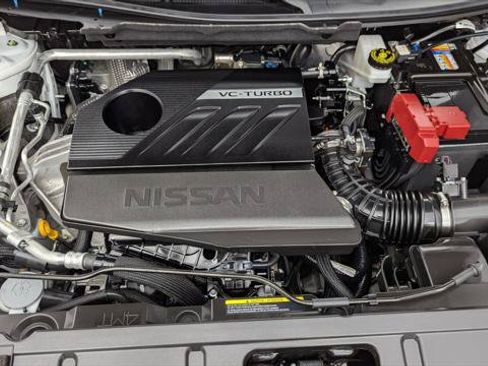 Used 2025 Nissan Rogue SV FWD image 29