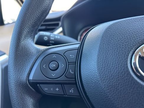 Used 2025 Toyota RAV4 XLE image 22