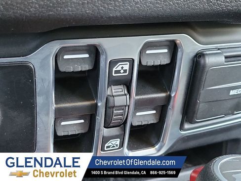 Used 2024 Jeep Wrangler Unlimited AWD/4WD image 29