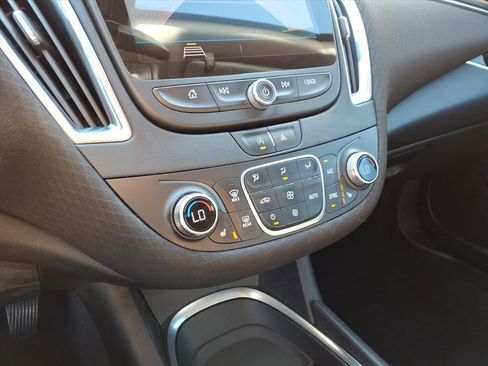 Used 2020 Chevrolet Malibu LT image 23