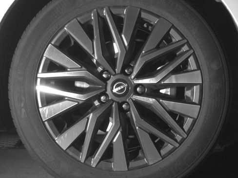 Used 2025 Nissan Altima 2.5 SV FWD image 13