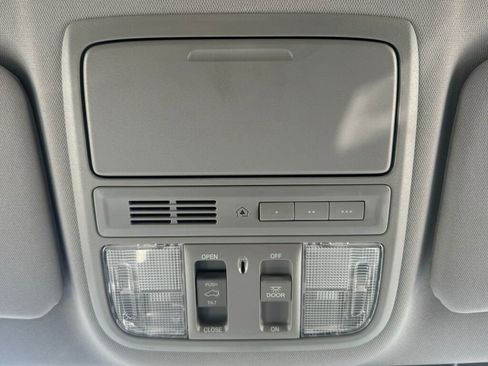 Used 2020 Honda CR-V Touring image 32