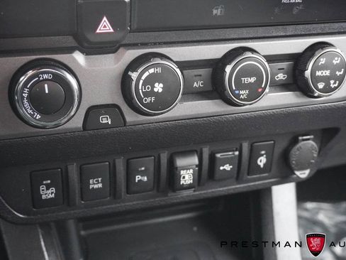 Used 2020 Toyota Tacoma TRD Off-Road image 38