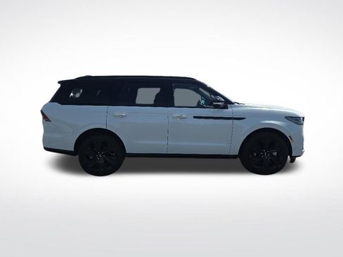 Used 2025 Lincoln Navigator Black Label AWD/4WD image 17