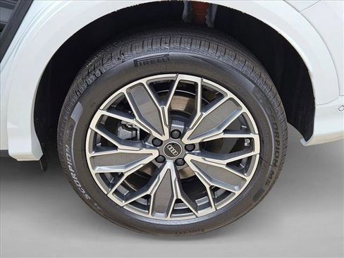Certified 2025 Audi Q5 Premium Plus w/ Premium Plus image 10