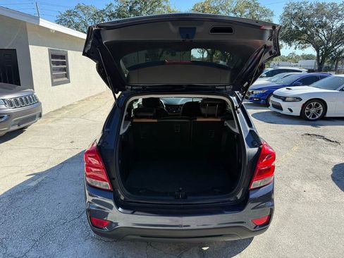 Used 2018 Chevrolet Trax LT w/ LT Convenience Package image 19