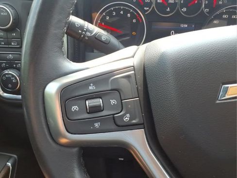 Used 2022 Chevrolet Silverado 1500 LT AWD/4WD image 19