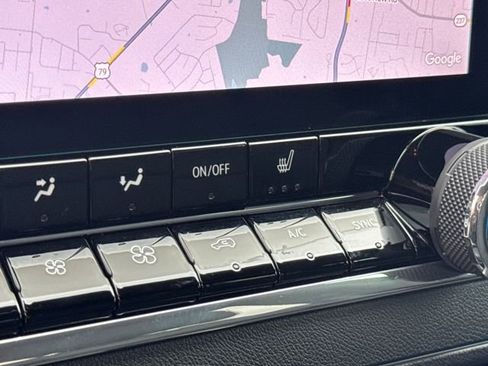 Used 2025 Chevrolet Colorado Trail Boss image 16