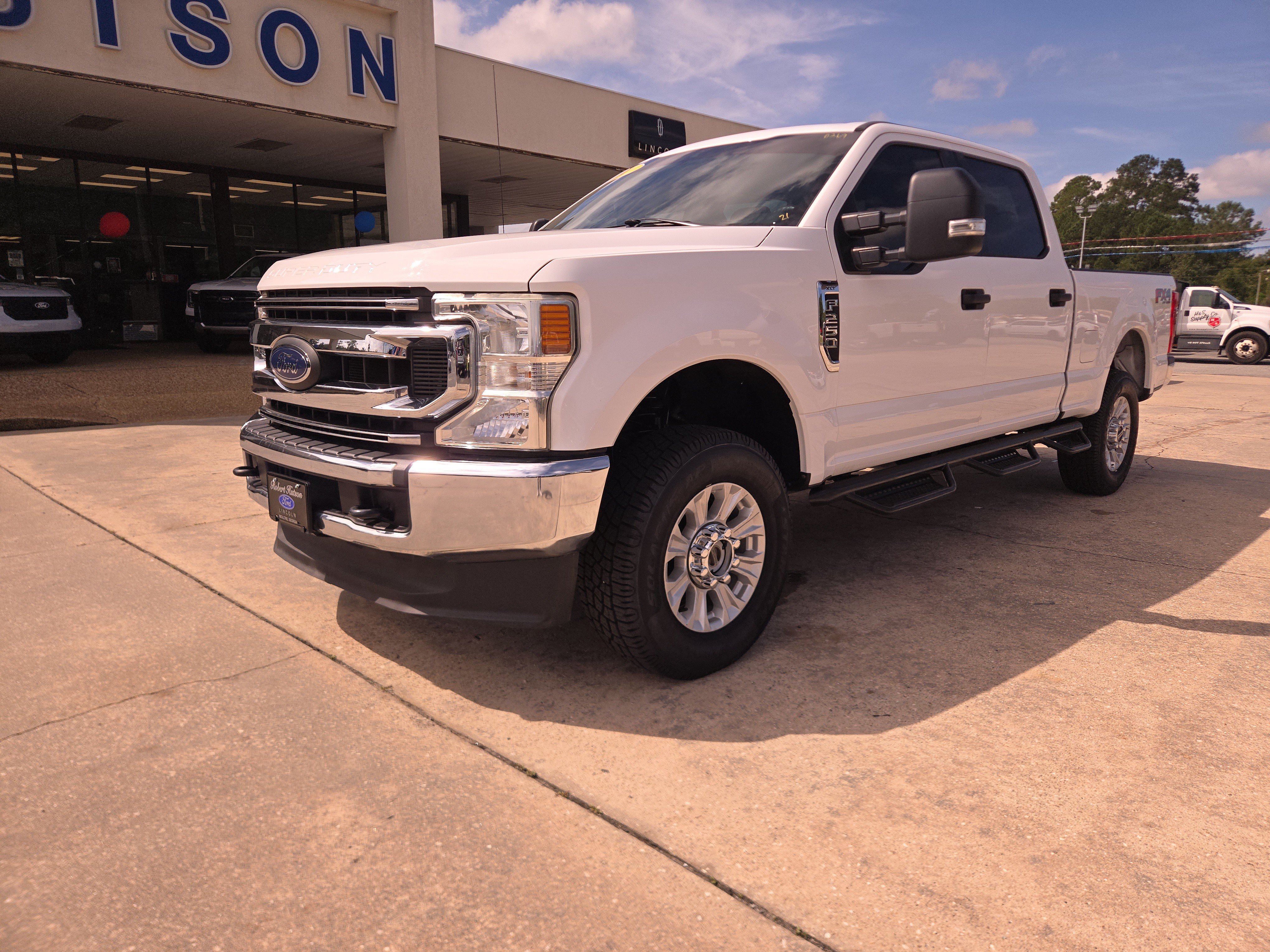 Used 2021 Ford F250 XLT w/ FX4 Off-Road Package AWD/4WD image 2