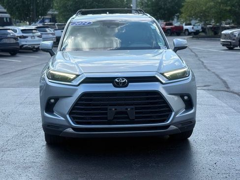 Used 2024 Toyota Grand Highlander AWD image 12