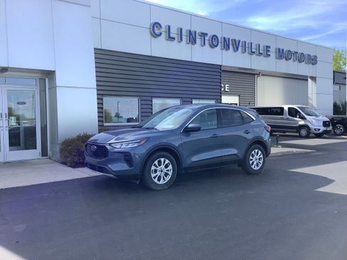 Used 2023 Ford Escape Active w/ Tech Pack #2 AWD/4WD image 1