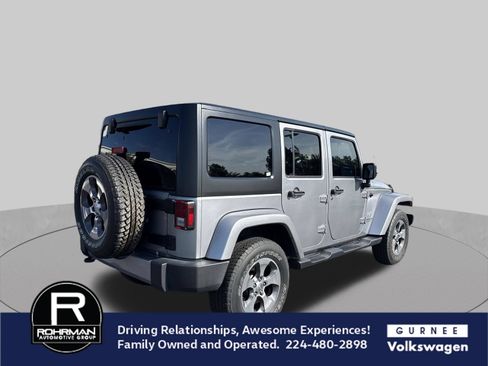 Used 2017 Jeep Wrangler Unlimited Sahara w/ Connectivity Group AWD/4WD image 10