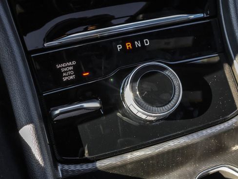 New 2025 Jeep Grand Cherokee Limited w/ Luxury Tech Group II image 25