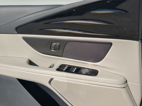 New 2026 Lincoln Nautilus Premier AWD/4WD image 12
